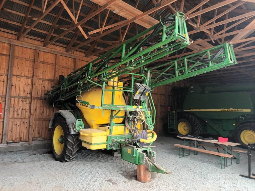 John Deere 840 Trailed sprayers