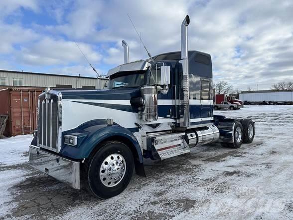Kenworth W900L Prime Movers