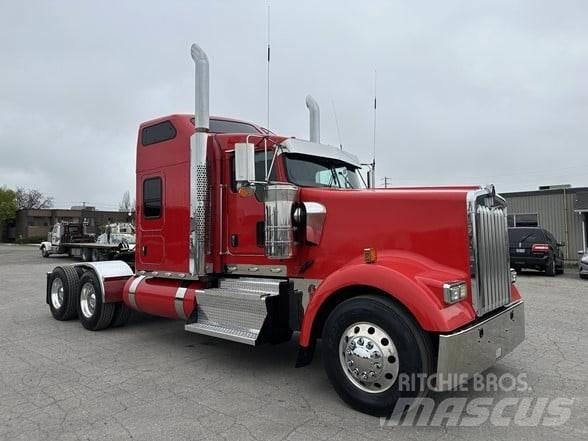 Kenworth W900L Prime Movers