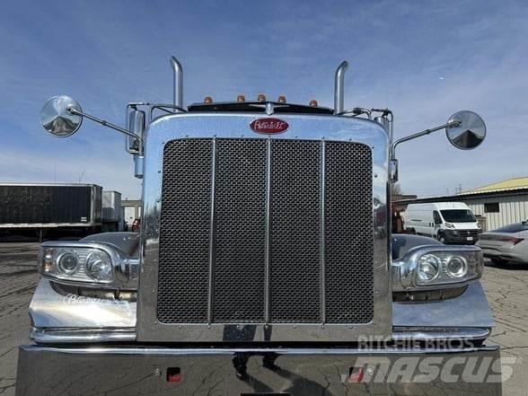 Peterbilt 389 Prime Movers