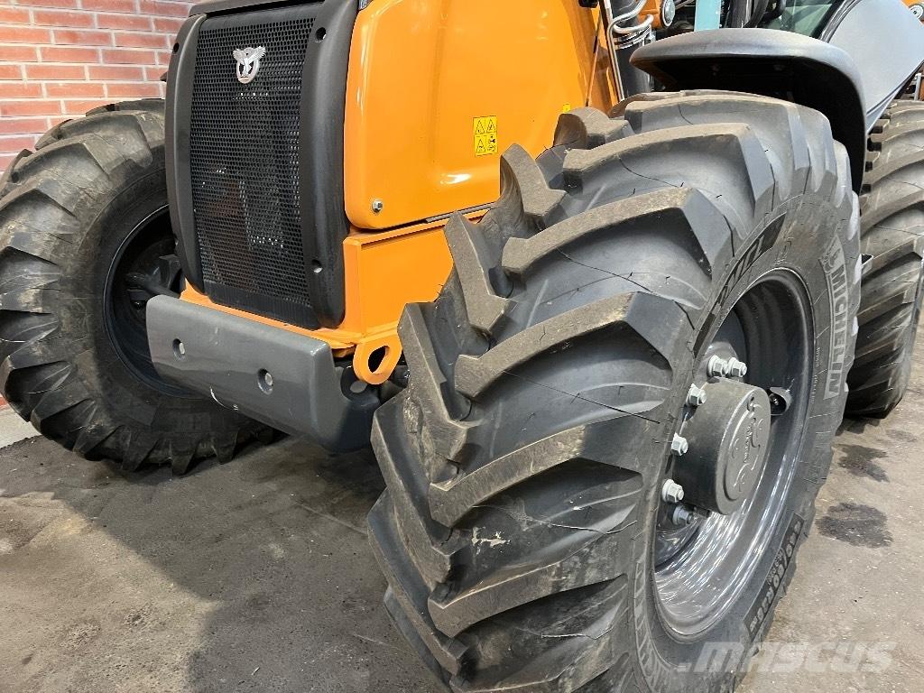 CASE 695 SV Backhoe