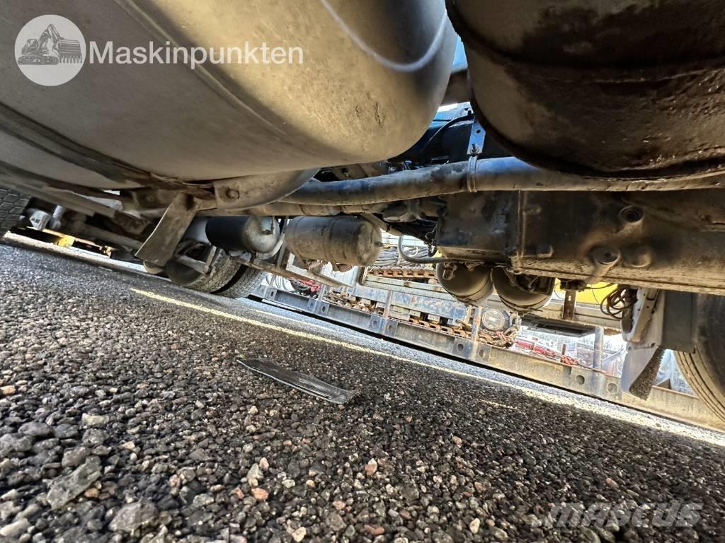 Volvo FH 12 Hook lift trucks