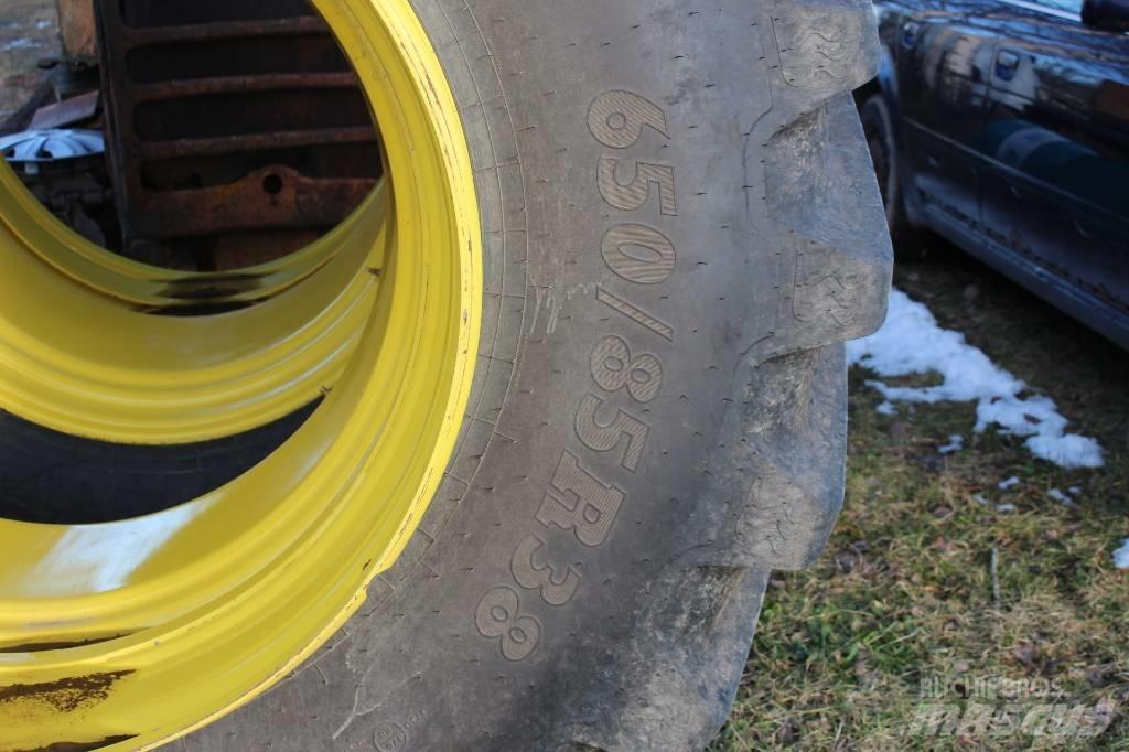 BKT Agrimaxfortis Tyres, wheels and rims
