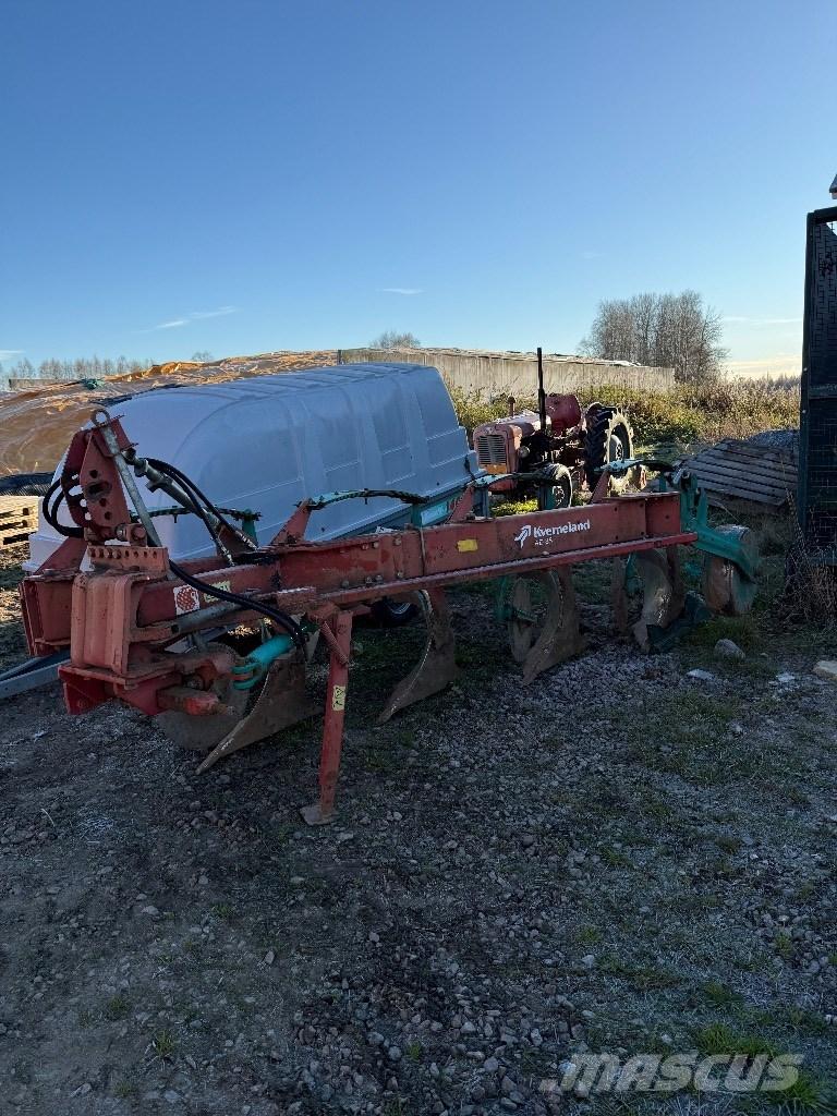 Kverneland AD-85 Ploughs