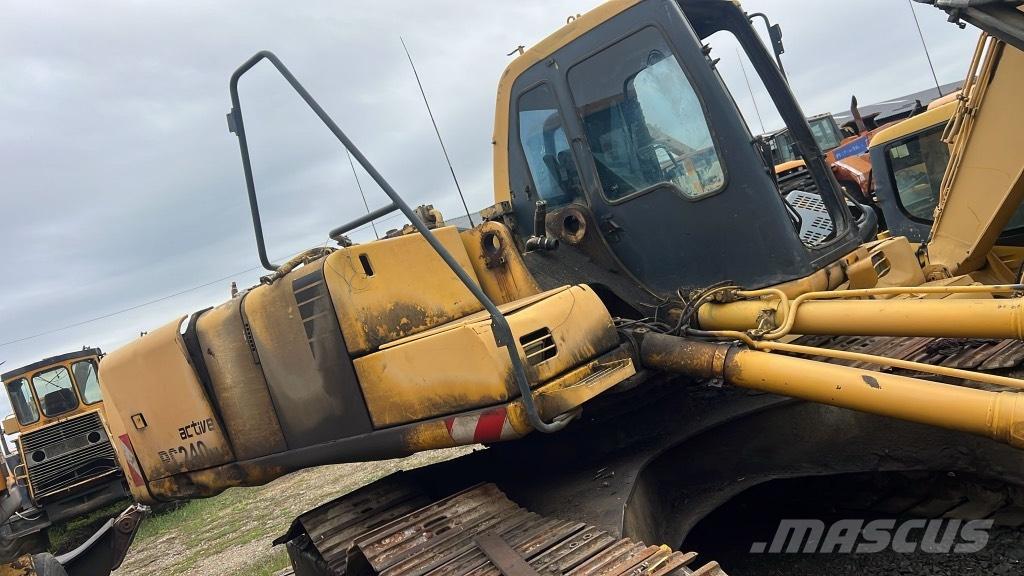 Komatsu PC 240 NLC Chassis and suspension
