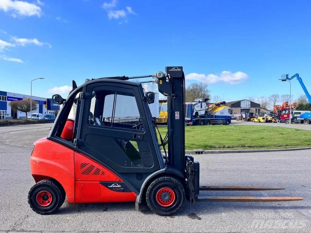 Linde H30T-02 LPG trucks