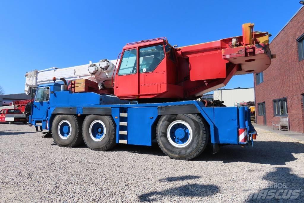 Liebherr LTM 1050-1 All terrain cranes