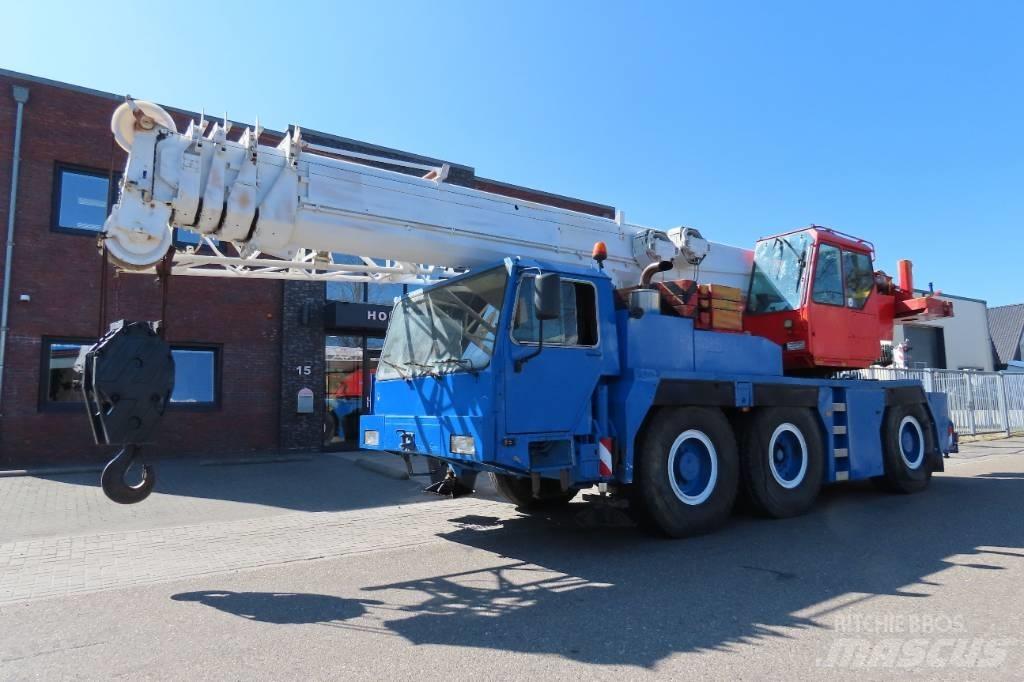 Liebherr LTM 1050-1 All terrain cranes