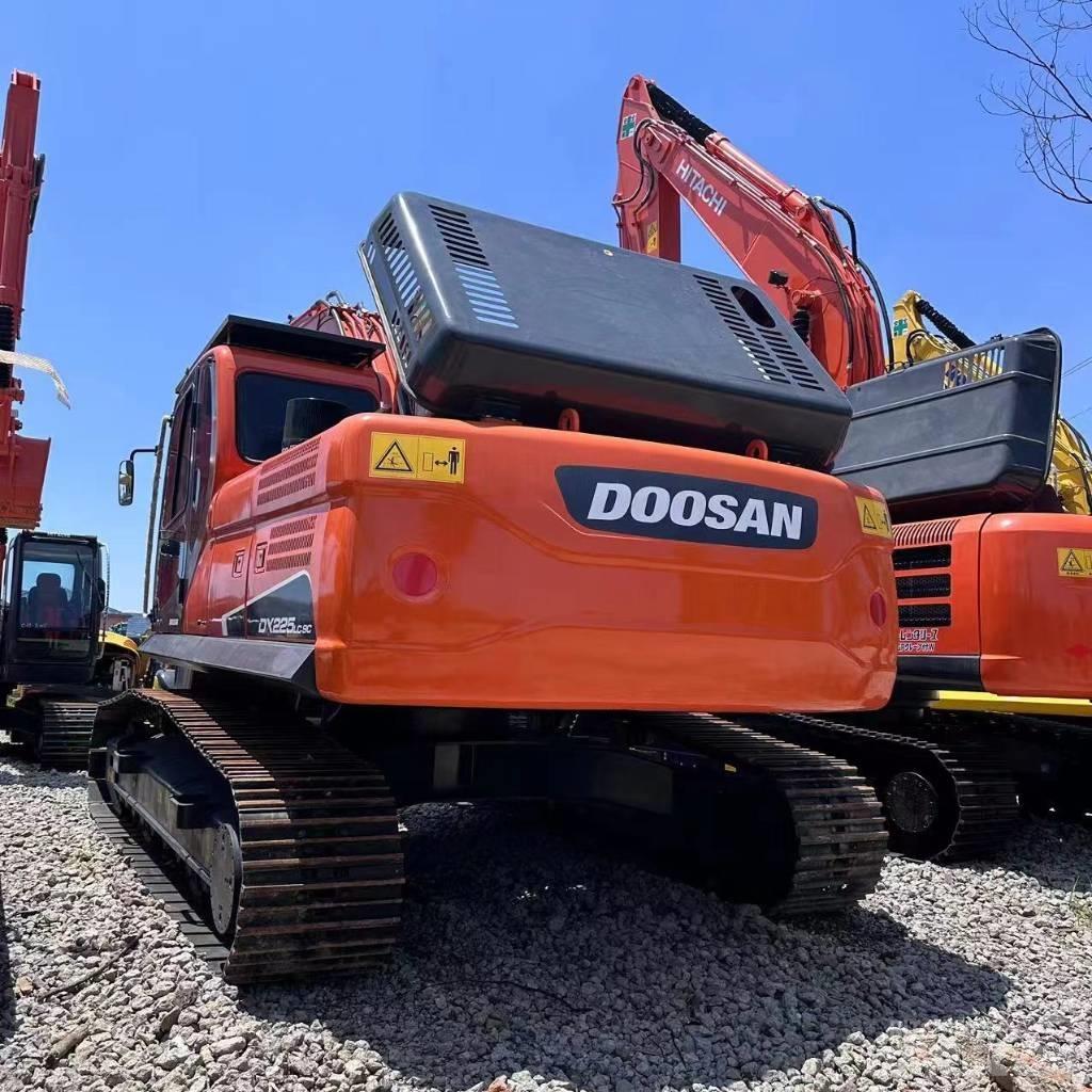 Doosan DX 225 LC Crawler excavators