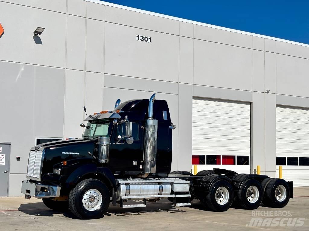 Western Star 4900 FA Prime Movers