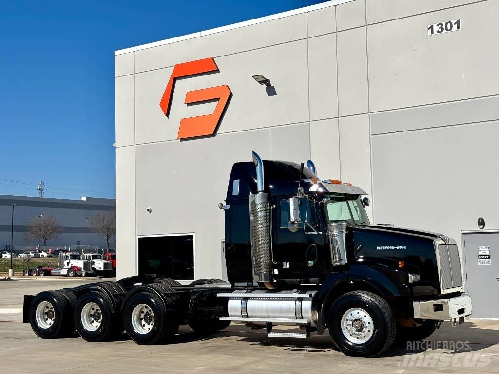 Western Star 4900 FA Prime Movers