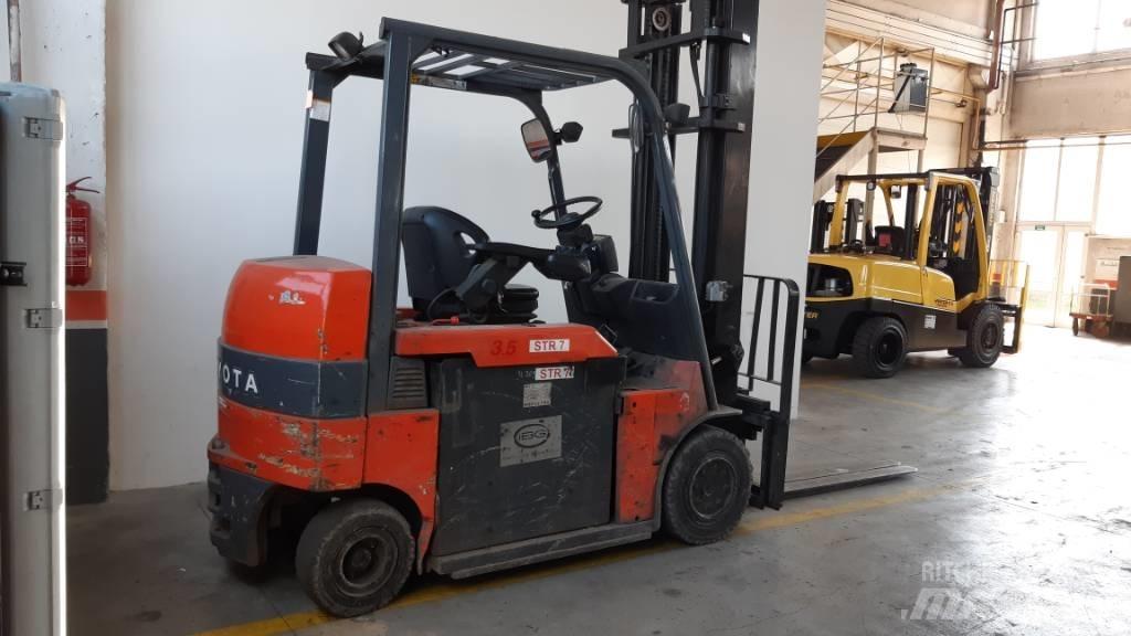 Toyota 7FBMF35 Electric forklift trucks