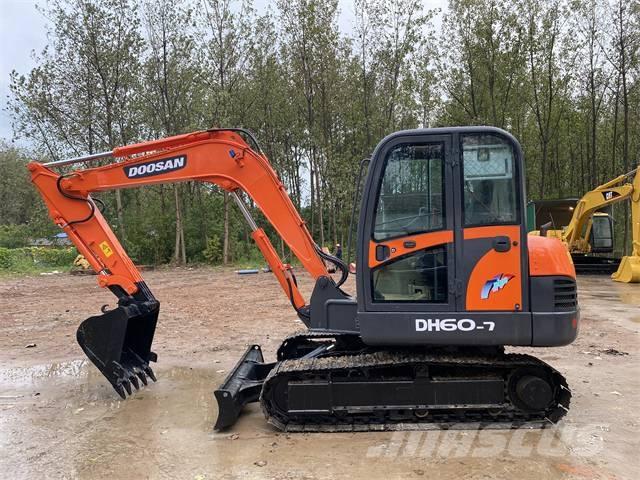 Doosan DH 140 Wheeled excavators