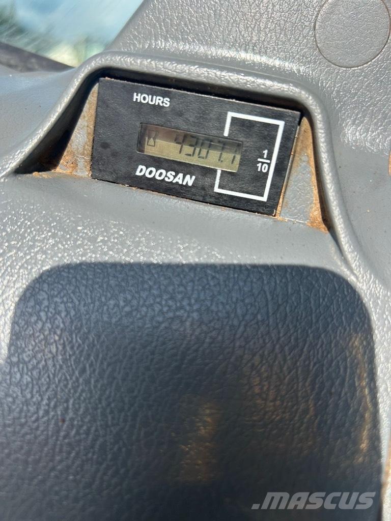 Doosan DX140 LC-7 Crawler excavators