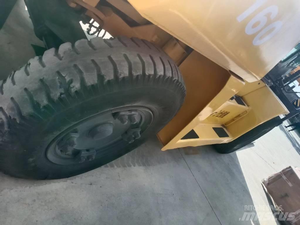 Komatsu FD 160 Diesel trucks
