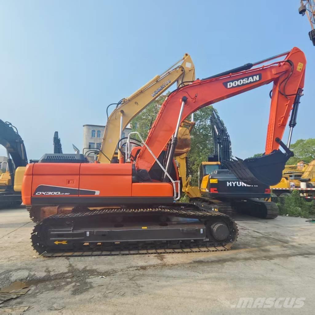 Doosan DX 300 LC Crawler excavators