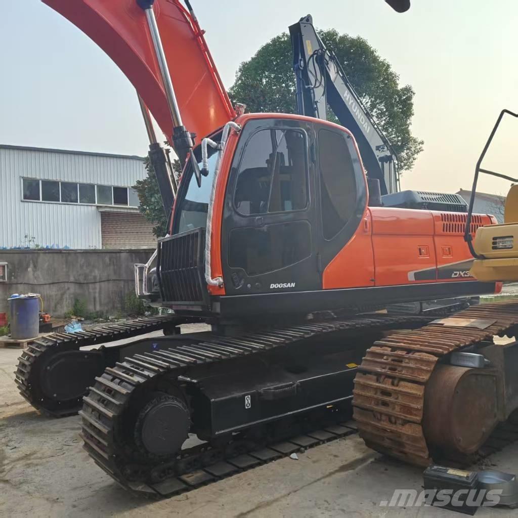 Doosan DX 300 LC Crawler excavators