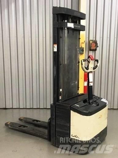 Crown WE 2300-1.6 TT Pedestrian stacker