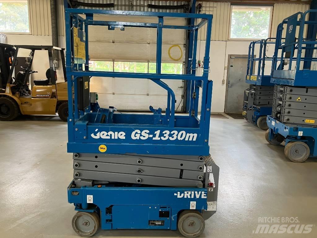 Genie GS 1330 Scissor lifts