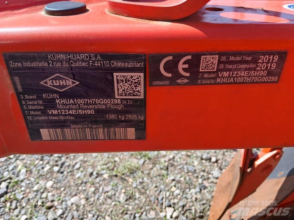 Kuhn Vari-Master 123 Reversible ploughs