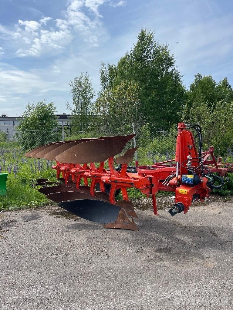 Kuhn Vari-Master 123 Reversible ploughs