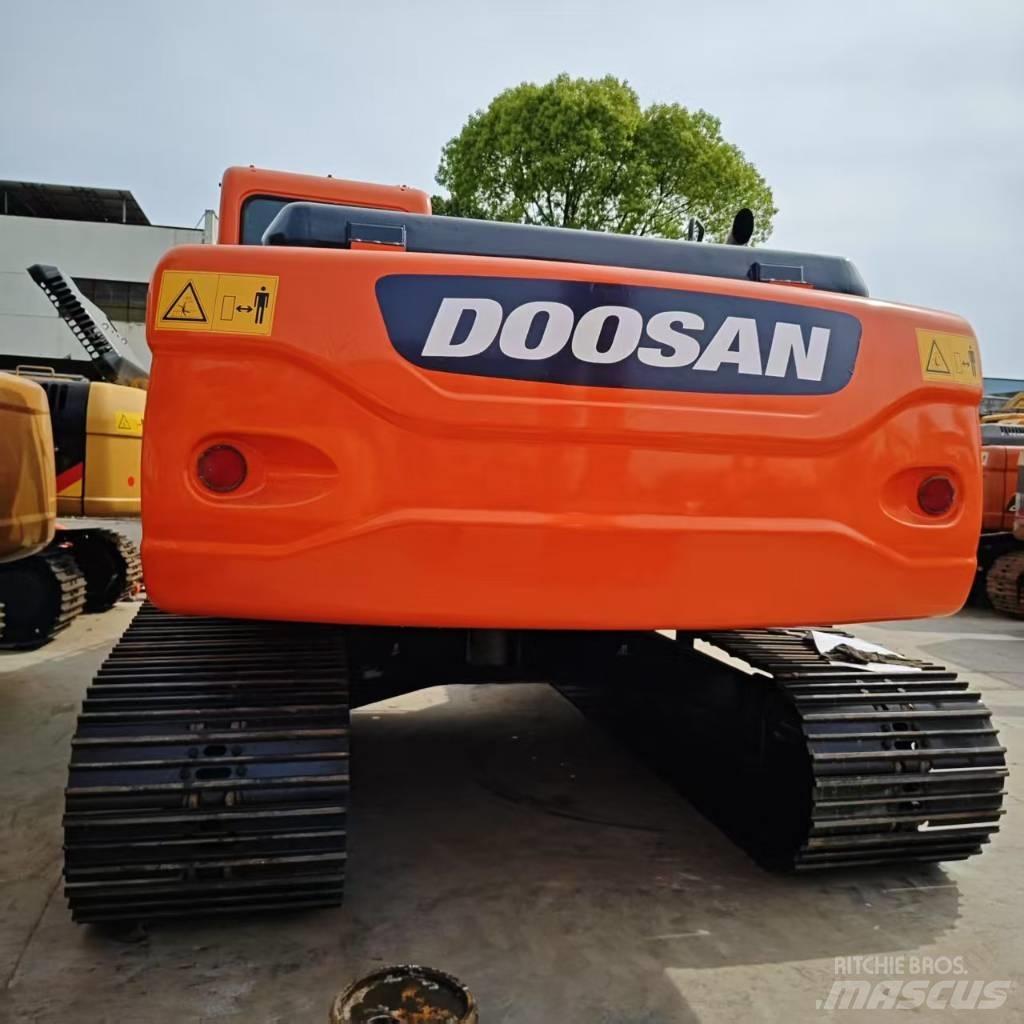 Doosan DX 225 Crawler excavators