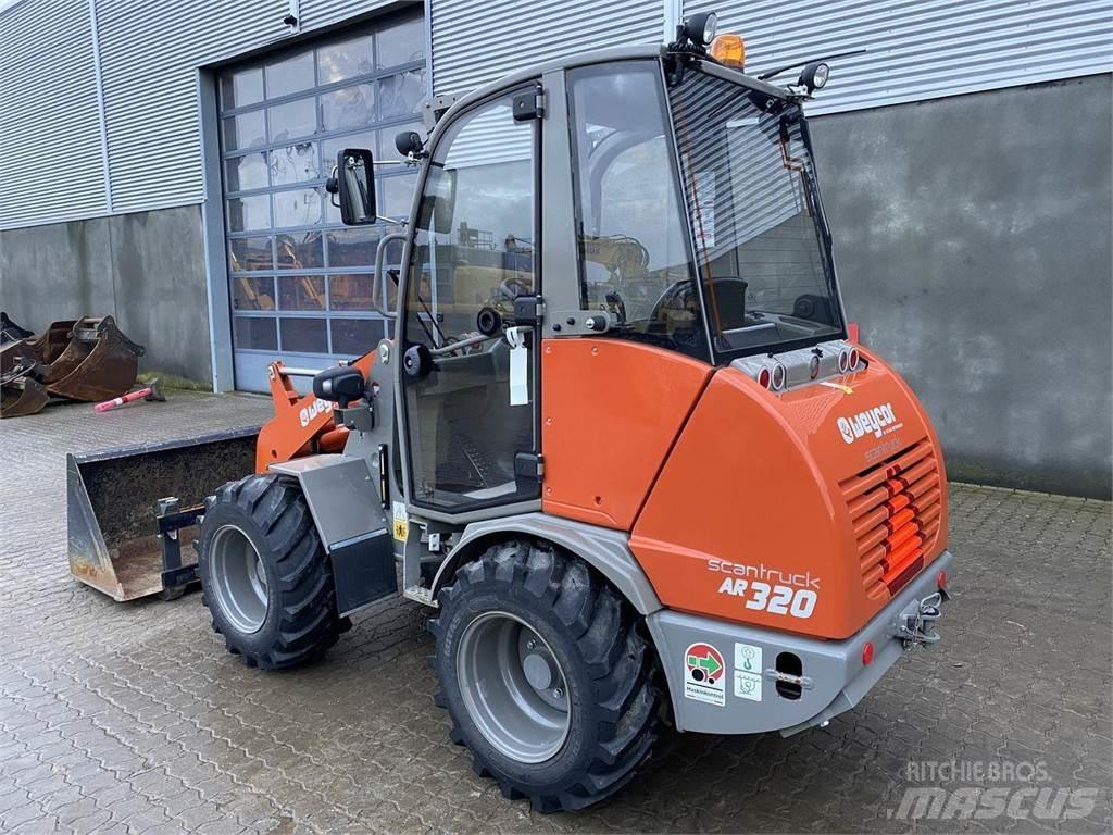 Weycor AR320 Cab Multi-purpose loaders