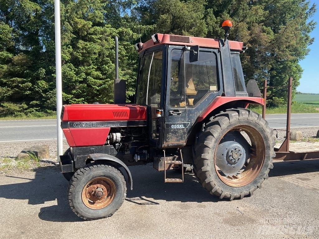 Case IH 685 XL Tractors