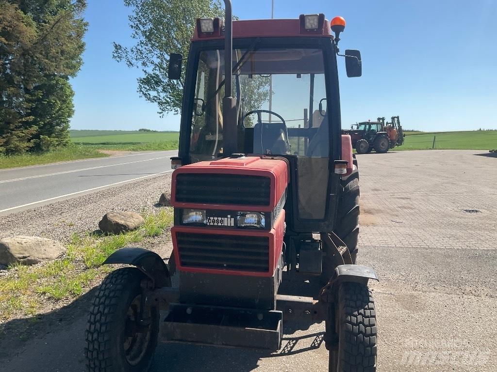 Case IH 685 XL Tractors