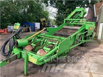 AVR Wagenrooier Potato harvesters