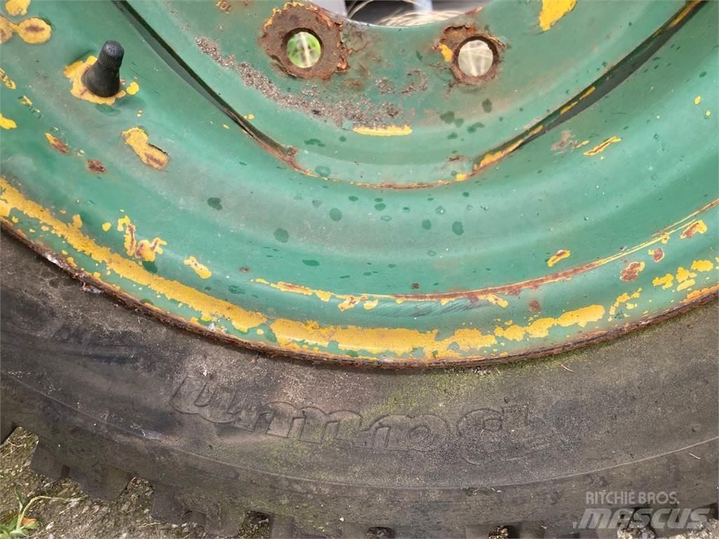 Barum 13.0/65-18 Tyres, wheels and rims