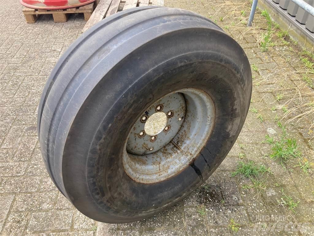BKT 11.00-16 Tyres, wheels and rims