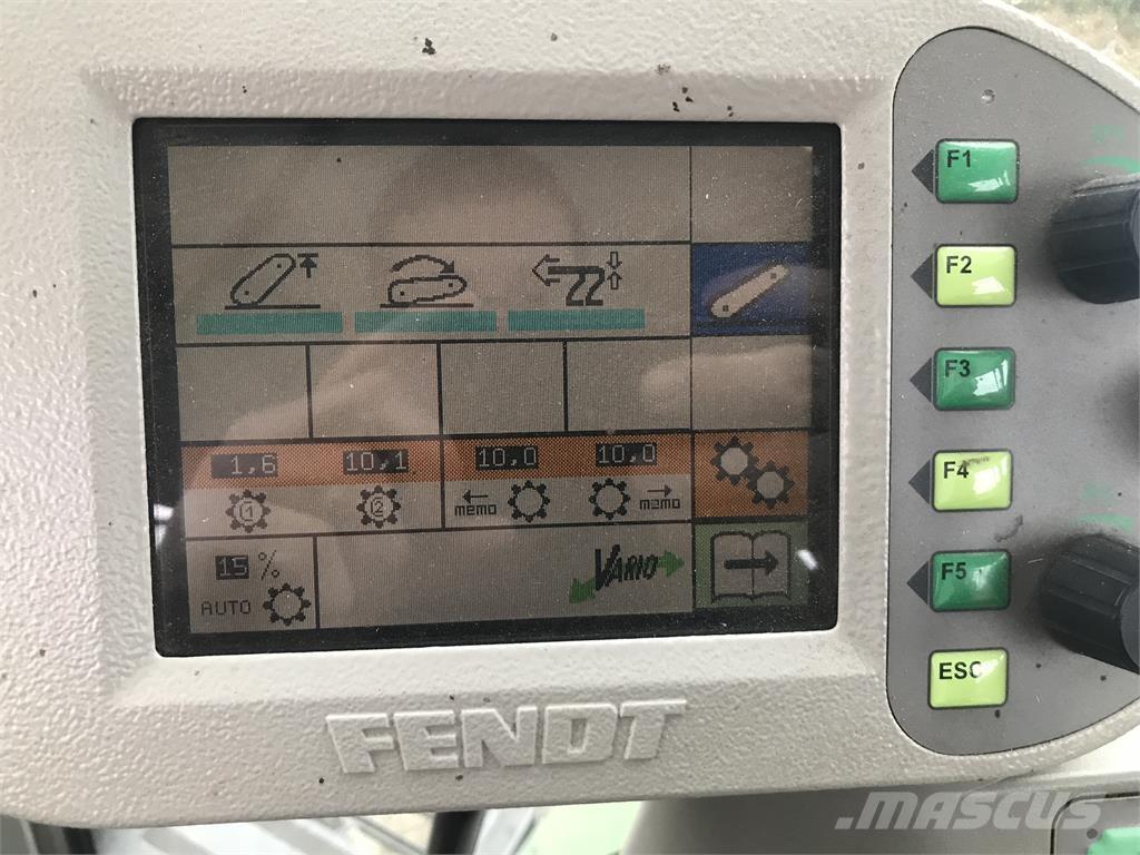 Fendt 411 Com2 Tractors