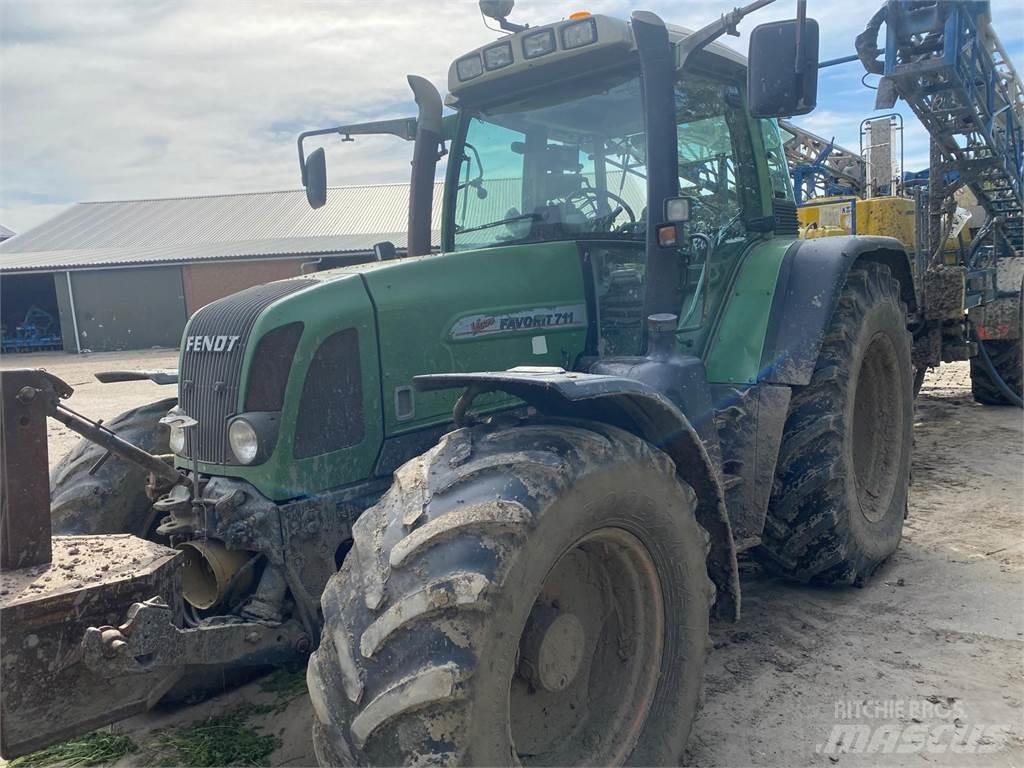Fendt 711 Tractors