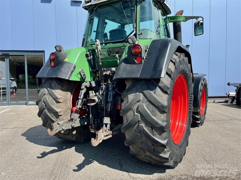 Fendt 718 COM3 Tractors