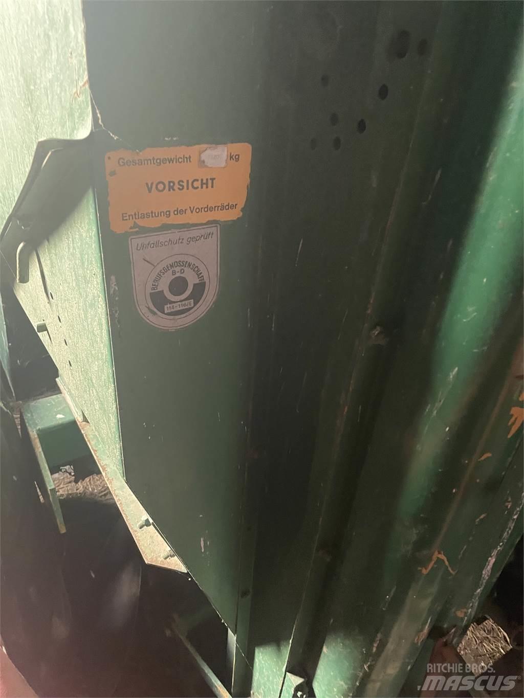 Hassia pootmachine Potato harvesters