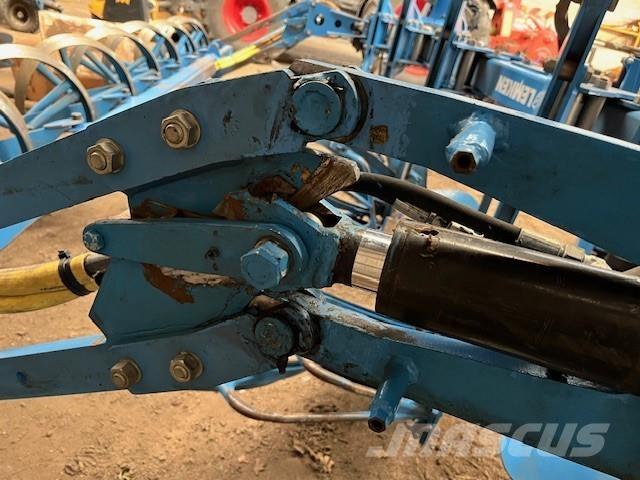 Lemken Juwel 8 V Ploughs
