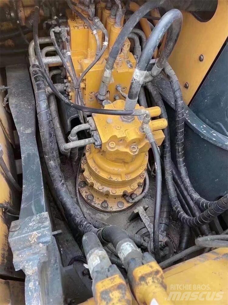 Hyundai R215VS Wheeled excavators