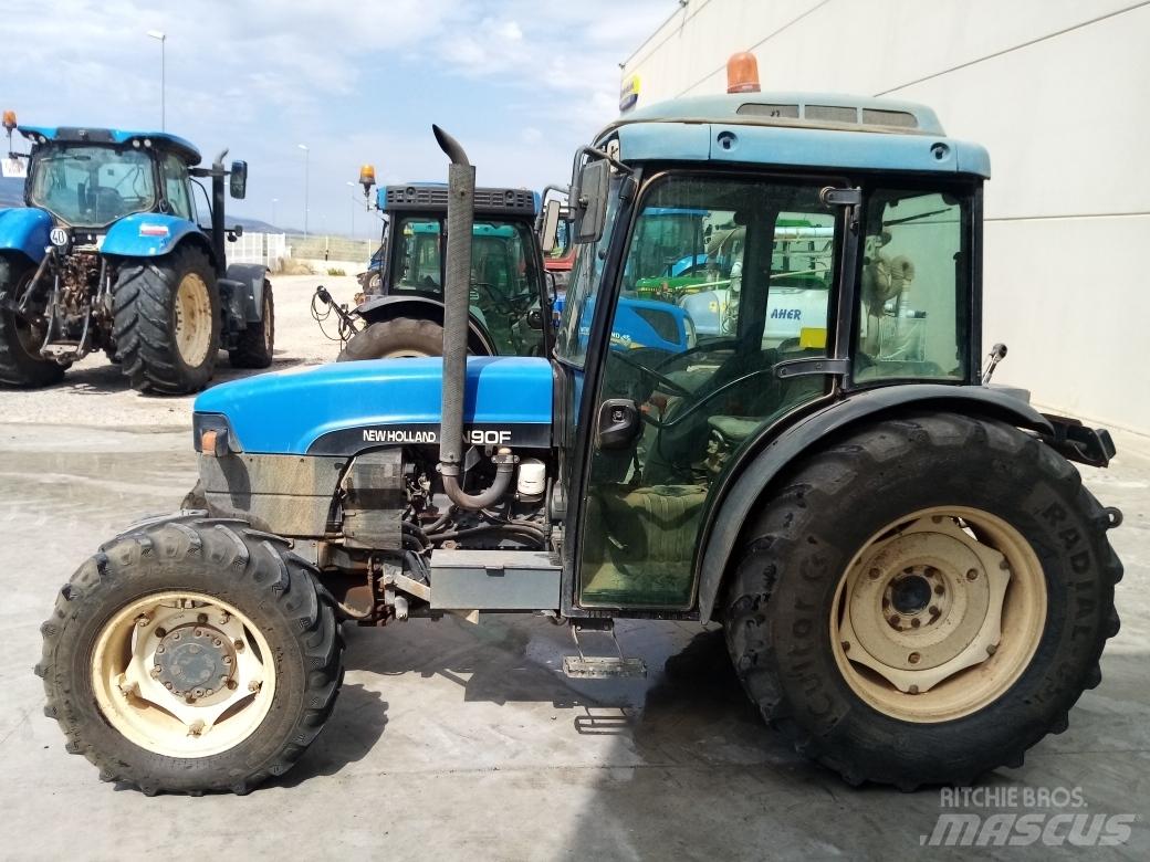 New Holland TN 90 F Tractors