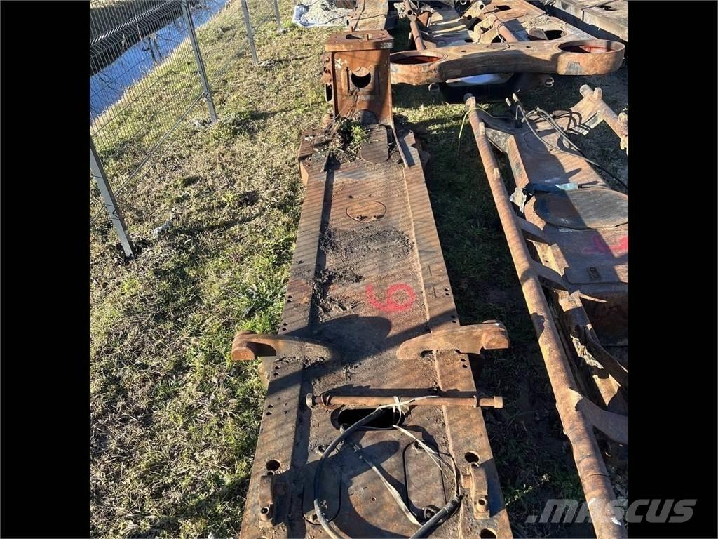 John Deere 1110E Other components