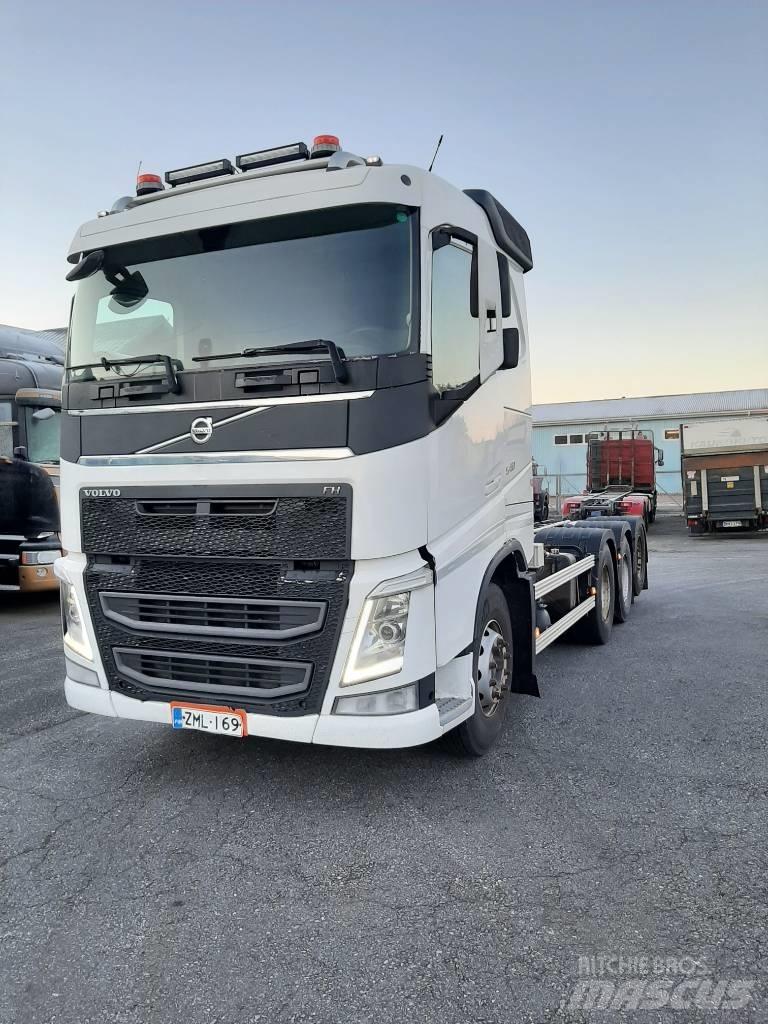 Volvo FH 13 Chassis Cab trucks