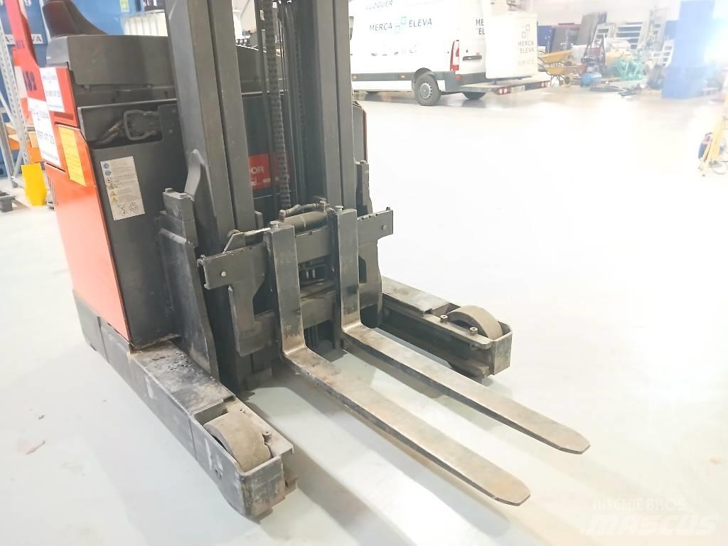 BT RR E 3 Reach truck