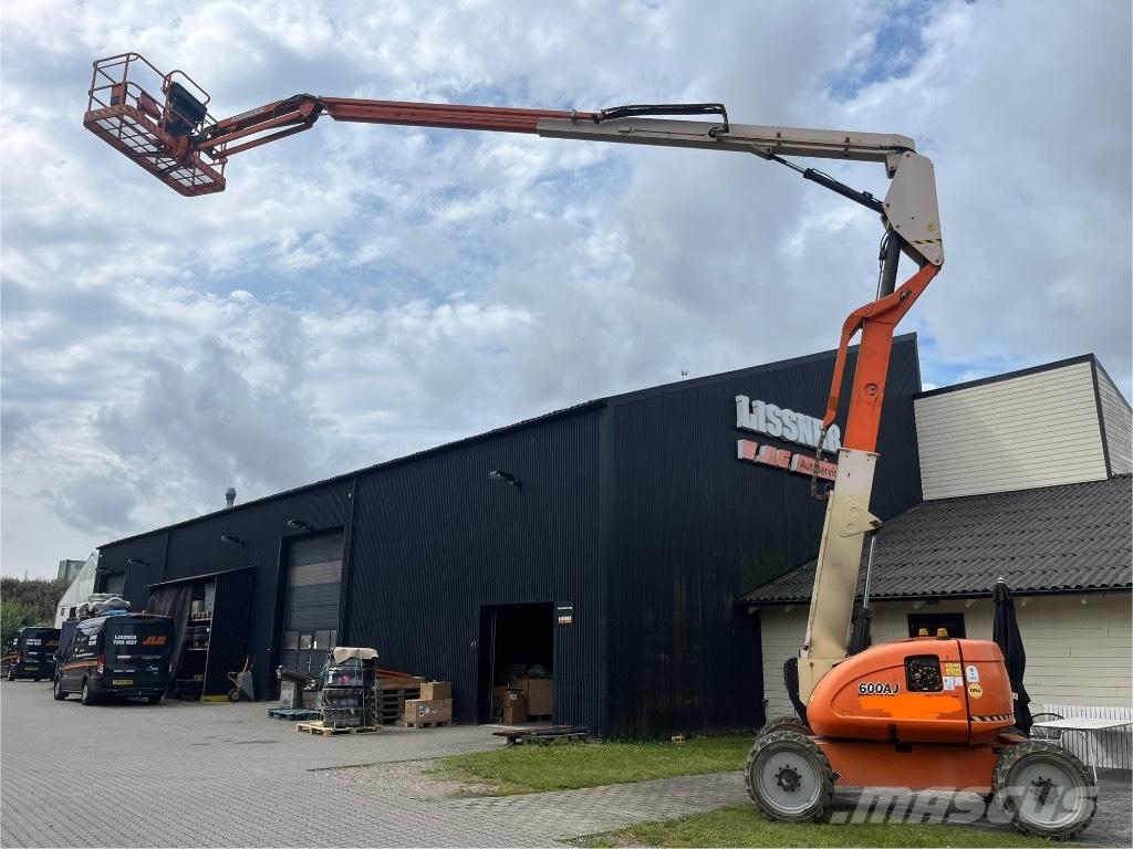 JLG 600 AJ Articulated boom lifts