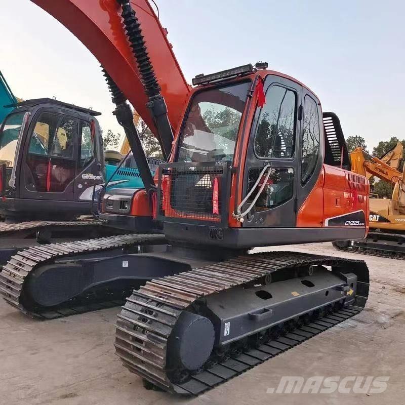 Doosan DX 225 LC Crawler excavators