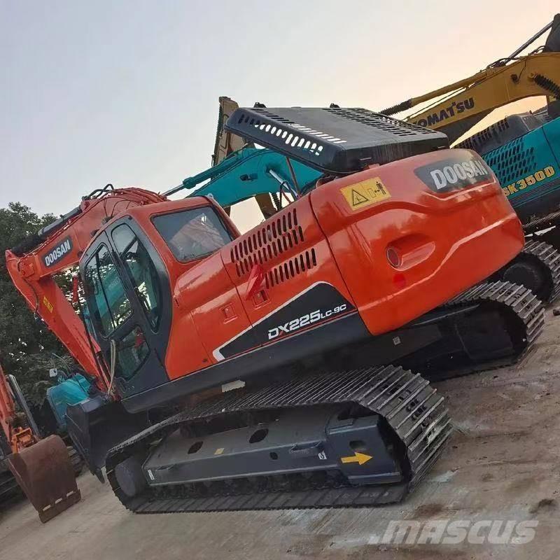 Doosan DX 225 LC Crawler excavators
