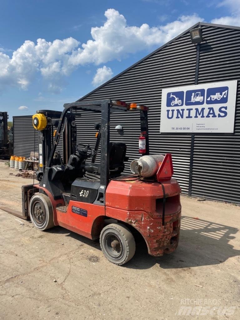 EP FG 25 LPG trucks