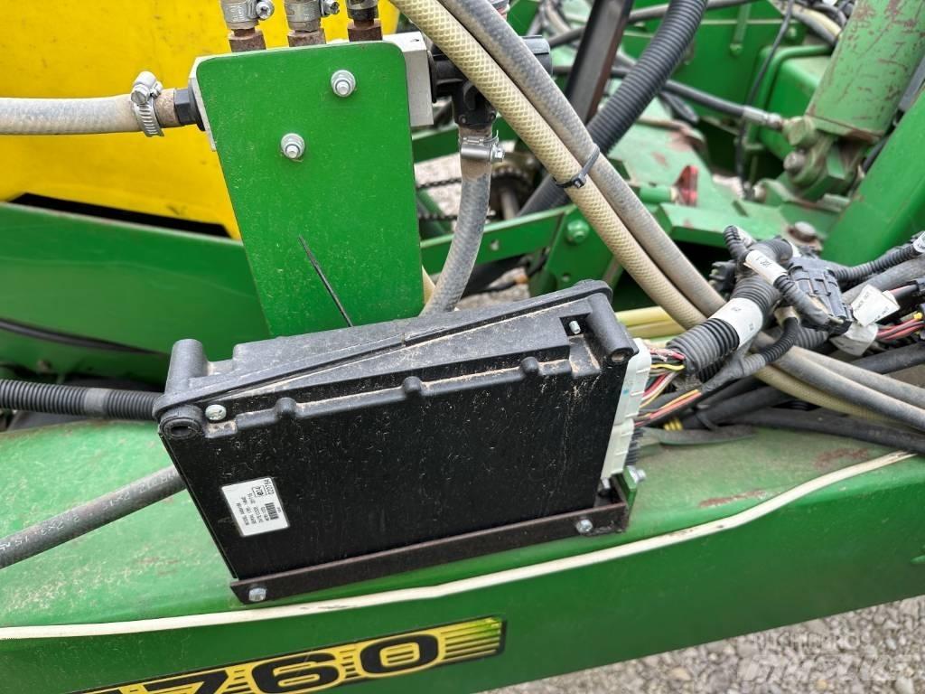 John Deere 1760 Planters