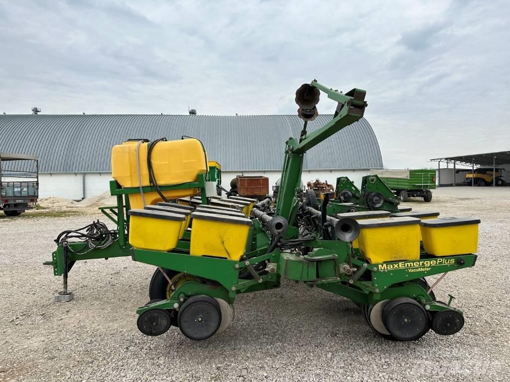 John Deere 1760 Planters