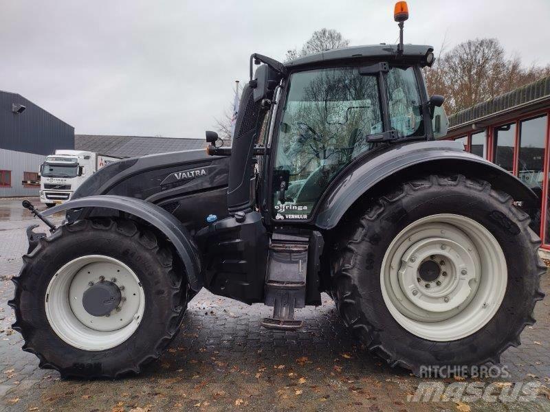 Valtra T 214 D Tractors