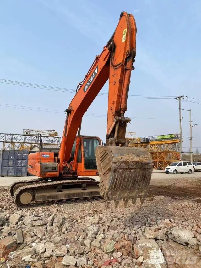 Doosan DX 225 LC Crawler excavators